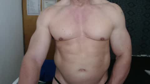 Snapshot of jefmuscletw chatting on September 27, 3:06 pm brayam online show from September 27, 3:06 pm