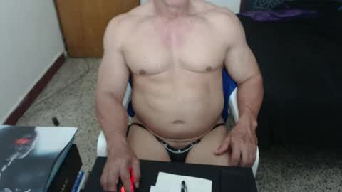 Snapshot of jefmuscletw chatting on October 5, 1:31 pm brayam online show from October 5, 1:31 pm