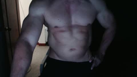 Snapshot of jefmuscletw chatting on October 9, 12:47 pm brayam online show from October 9, 12:47 pm