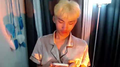jemart_urnaughtboy online show from June 6, 6:45 pm
