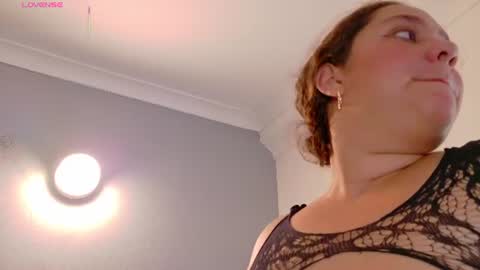 Jena  online show from July 3, 7:53 pm