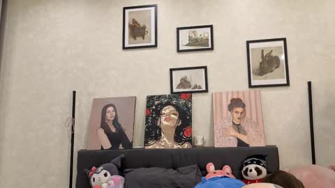 Dolly online show from May 29, 1:42 pm