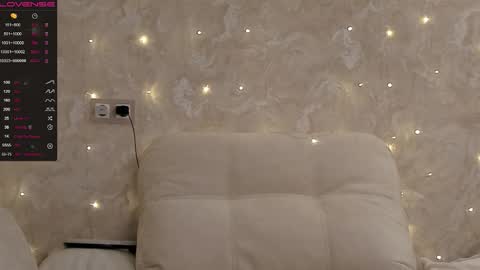 Snapshot of jeniferji chatting on October 6, 8:34 am EvaSileZ online show from October 6, 8:34 am