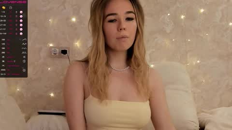 Snapshot of jeniferji chatting on October 7, 3:53 pm EvaSileZ online show from October 7, 3:53 pm