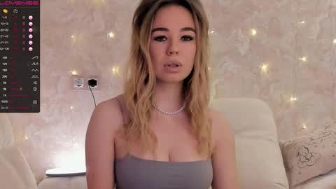 Snapshot of jeniferji chatting on October 10, 3:16 am EvaSileZ online show from October 10, 3:16 am