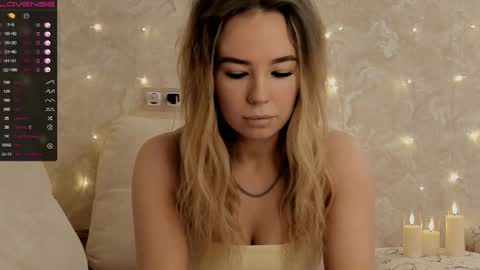 Snapshot of jeniferji chatting on November 23, 5:29 am EvaSileZ online show from November 23, 5:29 am