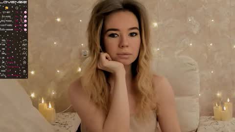 Snapshot of jeniferji chatting on December 17, 5:13 am EvaSileZ online show from December 17, 5:13 am