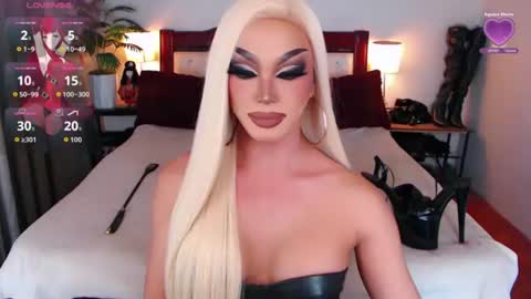 Queen Jenifer online show from July 12, 4:03 am