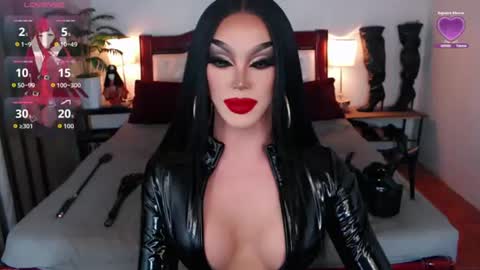 Queen Jenifer online show from August 2, 5:39 am