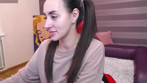 Snapshot of jeniferstone chatting on November 25, 8:47 am Kira online show from November 25, 8:47 am