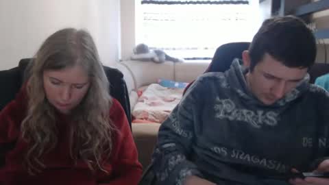Snapshot of jenisandpeter chatting on February 13, 10:44 am JenisAndPeter online show from February 13, 10:44 am