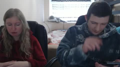 Snapshot of jenisandpeter chatting on February 14, 7:59 am JenisAndPeter online show from February 14, 7:59 am