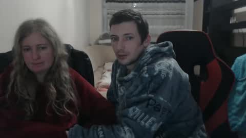 Snapshot of jenisandpeter chatting on February 14, 9:32 pm JenisAndPeter online show from February 14, 9:32 pm
