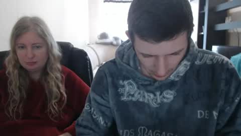 Snapshot of jenisandpeter chatting on February 15, 7:49 am JenisAndPeter online show from February 15, 7:49 am
