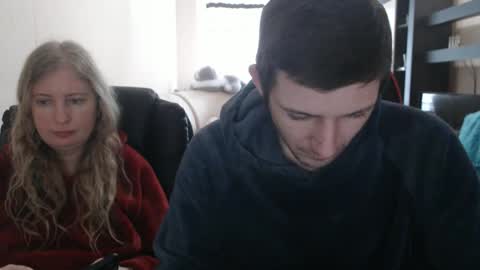 Snapshot of jenisandpeter chatting on February 16, 9:26 am JenisAndPeter online show from February 16, 9:26 am