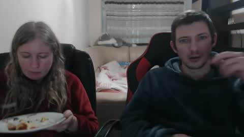 Snapshot of jenisandpeter chatting on February 16, 3:59 pm JenisAndPeter online show from February 16, 3:59 pm