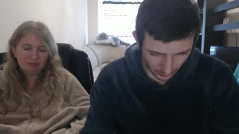 Snapshot of jenisandpeter chatting on February 18, 12:39 pm JenisAndPeter online show from February 18, 12:39 pm