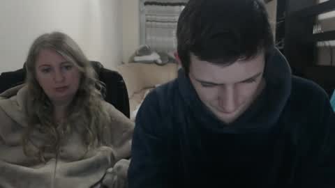 Snapshot of jenisandpeter chatting on February 18, 6:04 pm JenisAndPeter online show from February 18, 6:04 pm