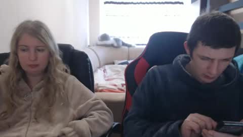 Snapshot of jenisandpeter chatting on February 19, 10:56 am JenisAndPeter online show from February 19, 10:56 am