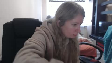 Snapshot of jenisandpeter chatting on February 20, 10:05 am JenisAndPeter online show from February 20, 10:05 am