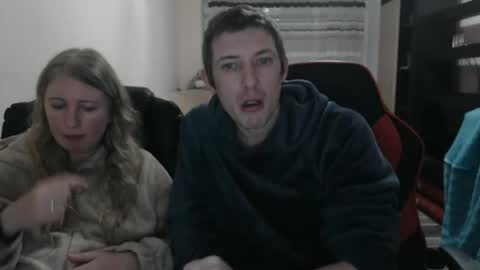 Snapshot of jenisandpeter chatting on February 20, 7:19 pm JenisAndPeter online show from February 20, 7:19 pm