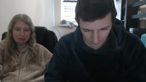 Snapshot of jenisandpeter chatting on February 21, 1:44 pm JenisAndPeter online show from February 21, 1:44 pm