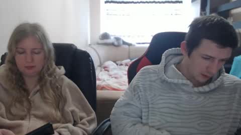 Snapshot of jenisandpeter chatting on February 22, 7:23 am JenisAndPeter online show from February 22, 7:23 am