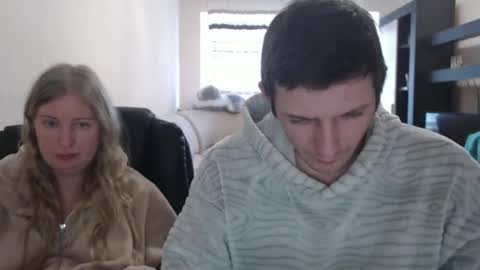 Snapshot of jenisandpeter chatting on February 24, 10:37 am JenisAndPeter online show from February 24, 10:37 am