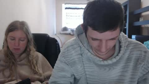 Snapshot of jenisandpeter chatting on February 25, 7:09 am JenisAndPeter online show from February 25, 7:09 am