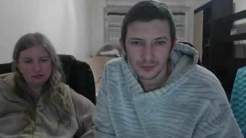 Snapshot of jenisandpeter chatting on February 25, 9:13 pm JenisAndPeter online show from February 25, 9:13 pm