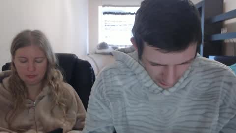 Snapshot of jenisandpeter chatting on February 26, 7:09 am JenisAndPeter online show from February 26, 7:09 am
