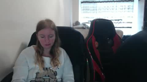 Snapshot of jenisandpeter chatting on October 8, 6:55 am JenisAndPeter online show from October 8, 6:55 am