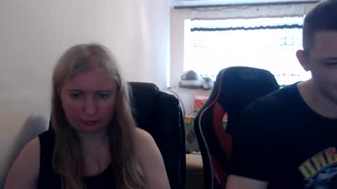 JenisAndPeter online show from June 13, 6:33 am