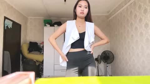 Snapshot of jenisehargens chatting on March 7, 6:43 am Alice online show from March 7, 6:43 am