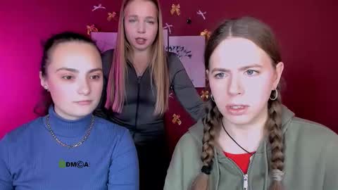 Snapshot of jenna_elayne chatting on December 20, 10:00 am jenna_elayne online show from December 20, 10:00 am