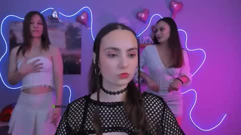 Snapshot of jenna_elayne chatting on February 19, 9:16 am jenna_elayne online show from February 19, 9:16 am