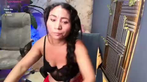Snapshot of jenna_milf_ chatting on June 15, 7:05 pm Valentina online show from June 15, 7:05 pm