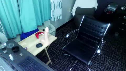 Jenna Cross online show from January 12, 7:11 am