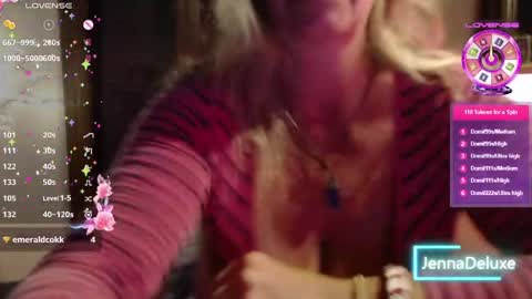 Snapshot of jennadeluxe chatting on May 20, 7:09 pm Jenna online show from May 20, 7:09 pm