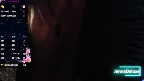 Snapshot of jennadeluxe chatting on July 30, 6:40 pm Jenna online show from July 30, 6:40 pm