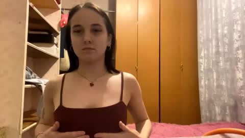 Snapshot of jennaglandon chatting on November 19, 3:12 pm Mia online show from November 19, 3:12 pm