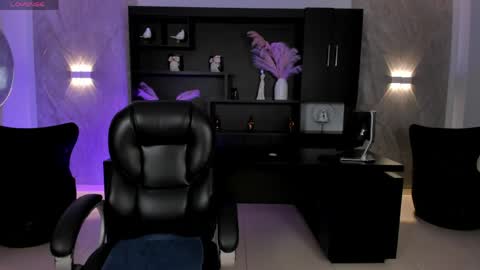 Jenna Olson  online show from May 31, 8:21 am
