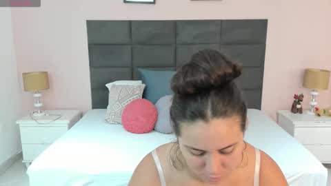 Snapshot of jenner_madison chatting on November 10, 12:37 pm jenner_madison online show from November 10, 12:37 pm