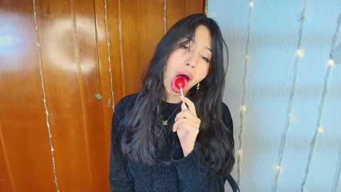 Jenner online show from December 12, 7:52 am