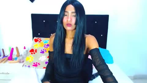 Snapshot of jenng18 chatting on November 13, 5:01 pm jenn online show from November 13, 5:01 pm