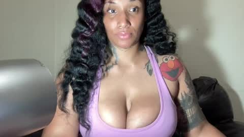 Snapshot of jenni_cash chatting on July 24, 7:50 am Mistress Jenni online show from July 24, 7:50 am