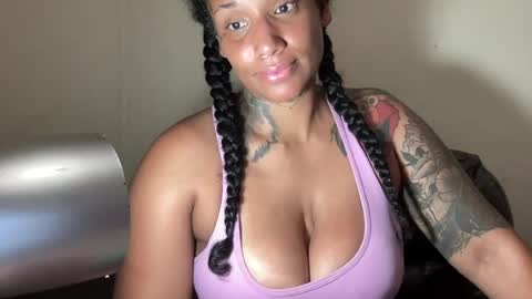 Snapshot of jenni_cash chatting on August 3, 9:04 am Mistress Jenni online show from August 3, 9:04 am