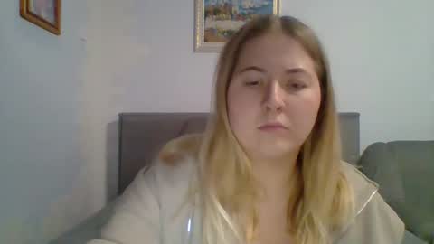 Snapshot of jenni_kristal chatting on December 19, 8:05 pm Nicol online show from December 19, 8:05 pm