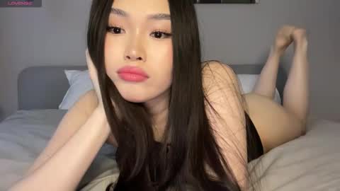 jennie_yung online show from January 7, 4:15 am