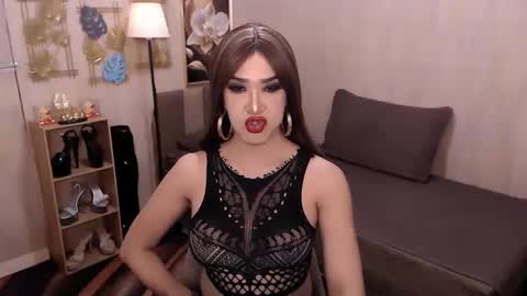 Snapshot of jenniegarcia chatting on November 23, 12:54 am jenniegarcia online show from November 23, 12:54 am